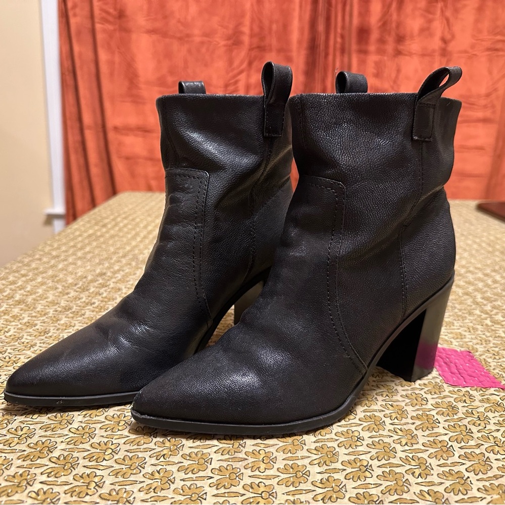 BCBG boots 👢